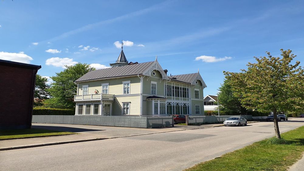 Foto av kulturhistoriskt värdefull byggnad i Vetlanda tätort, klassad som byggnadsminne.